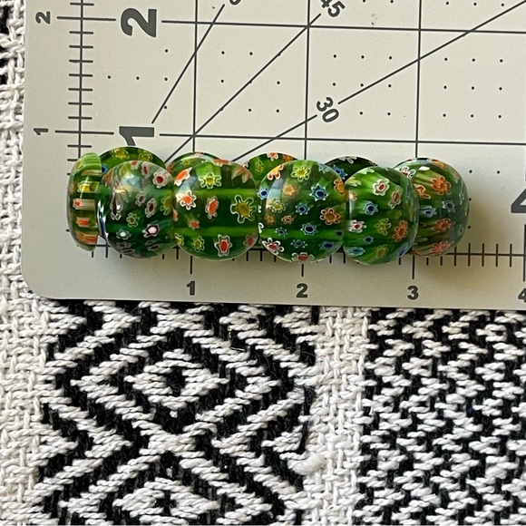 💎HOST PICK💎 MILLEFIORE Glass Stretch Bracelet In Green - Picture 2 of 11